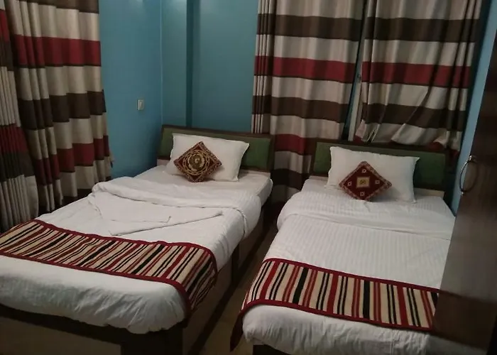 Hotel Oyo 145 Sirahali Khusbu &lodge